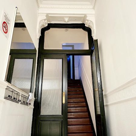 Private Industrial Room 2 In Center Of Шарлеруа Екстер'єр фото